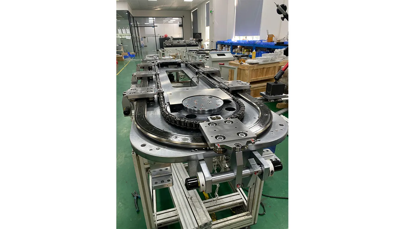 Präzision - Engineered Driven Track Systems